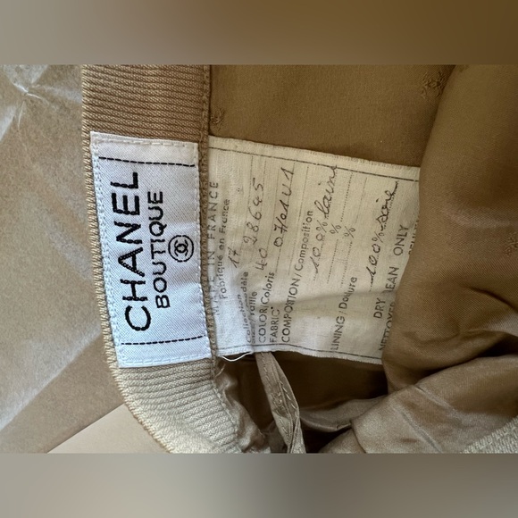 CHANEL Boutique Vintage Blazer & Skirt Set, Navy Blue - Picture 14 of 16